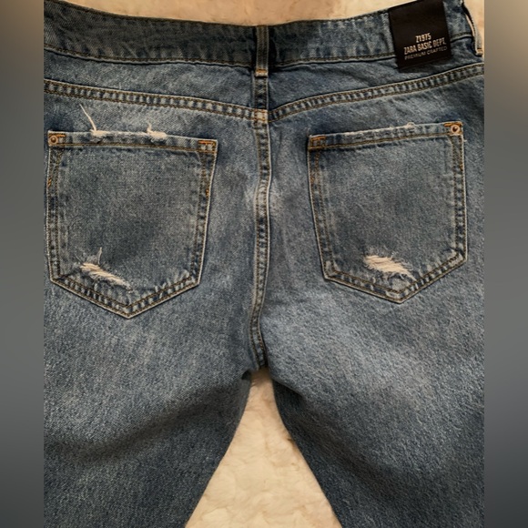 Zara Basic Z1975 Denim Jeans with Embellishments and Frayed Hem • Size 4 - Picture 3 of 14